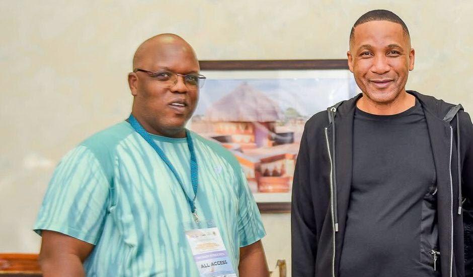  Elias Makori, délégué media world athletics, en compagnie du président de la République du Botswana Duma Gideon Boko (en survêtement noir)  